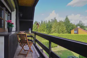 balkon s posezením